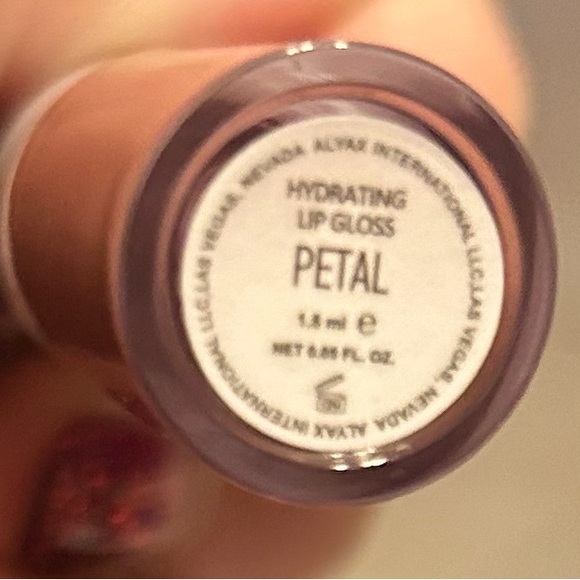 Dew Tube Lip Gloss in Petal- 1.5 ml - Picture 2 of 2